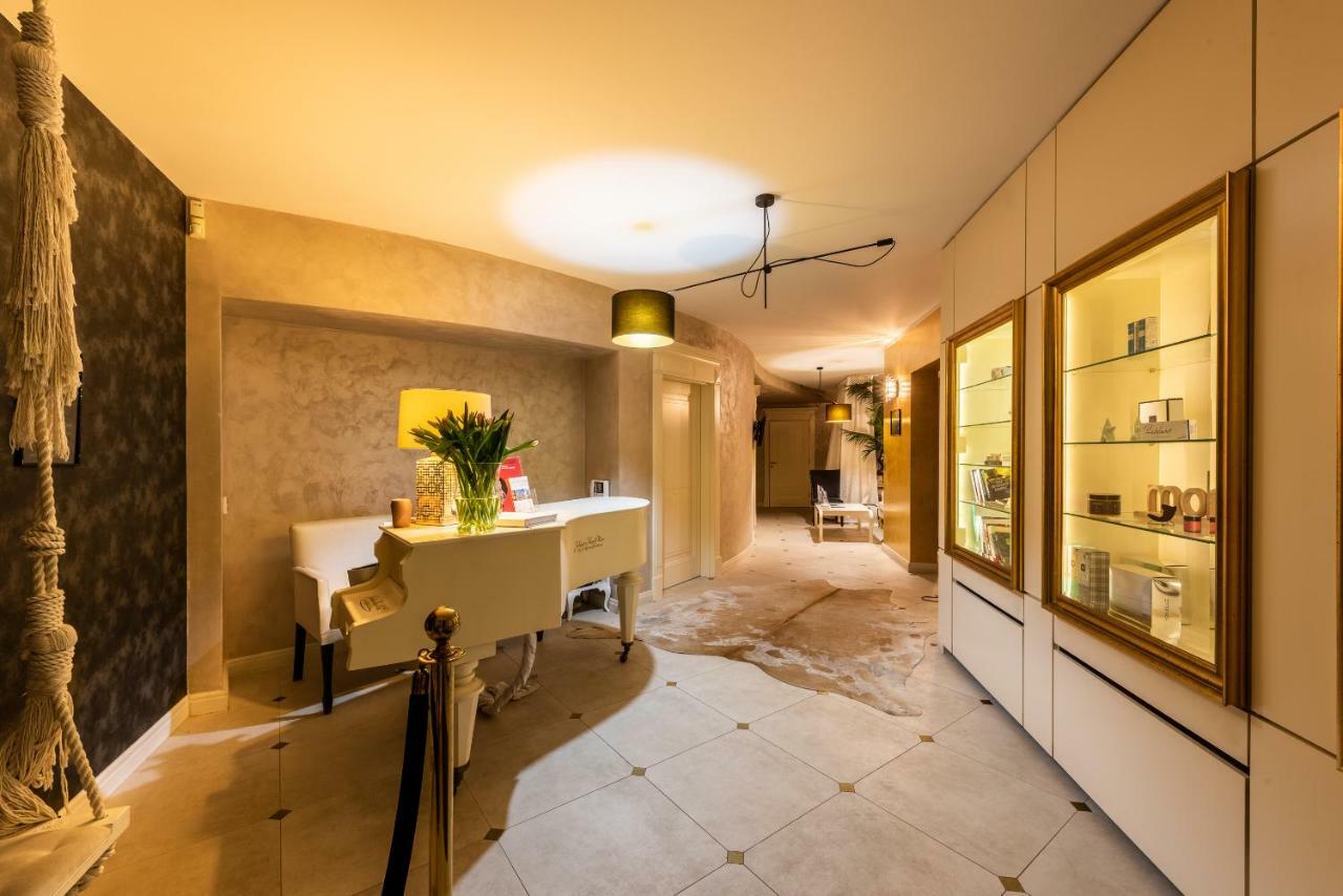 A11 Apartments & SPA Dermique Krakau Exterior foto